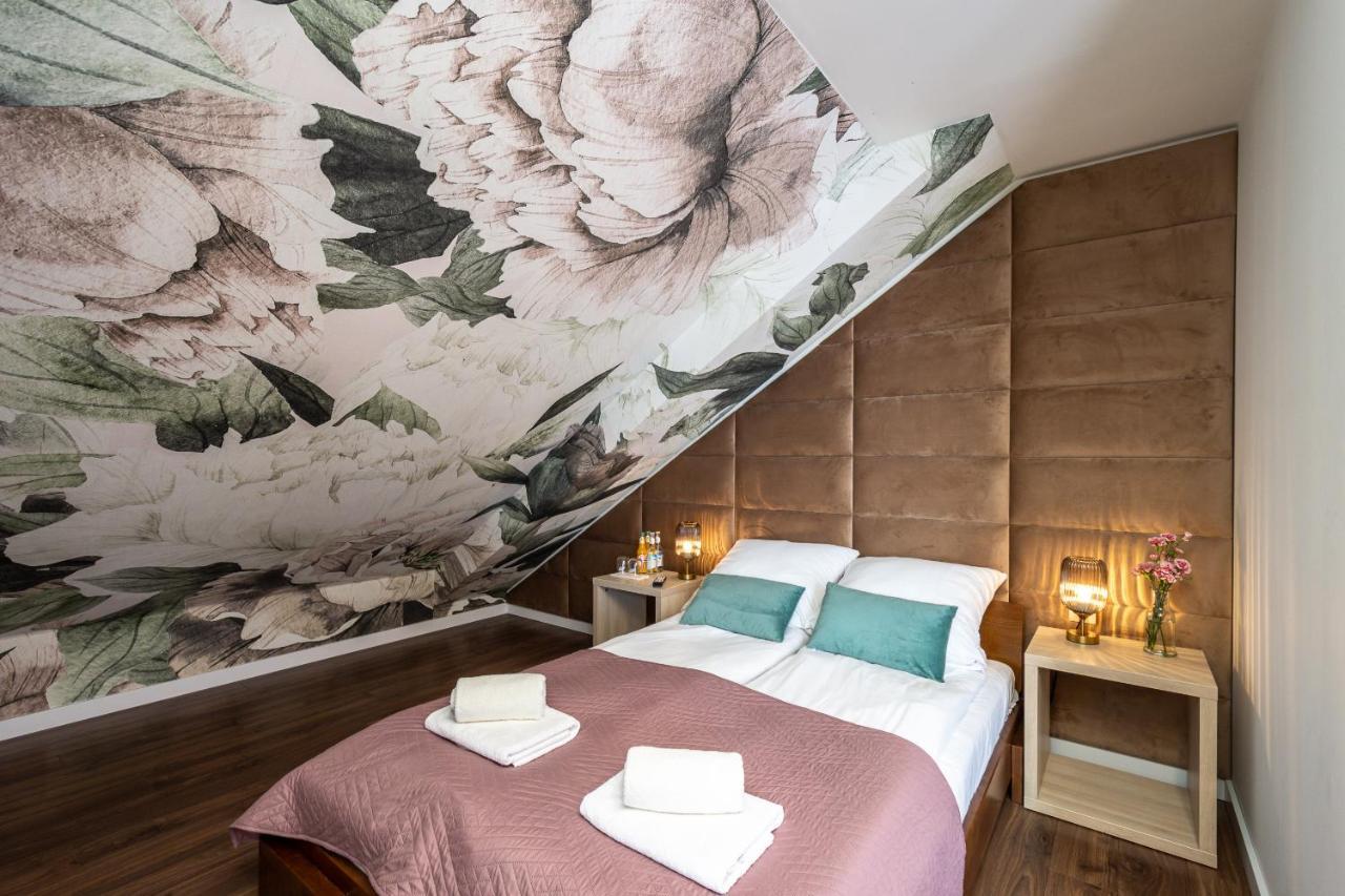 Hotel I Restauracja Stara Kuznia 多布奇采 外观 照片