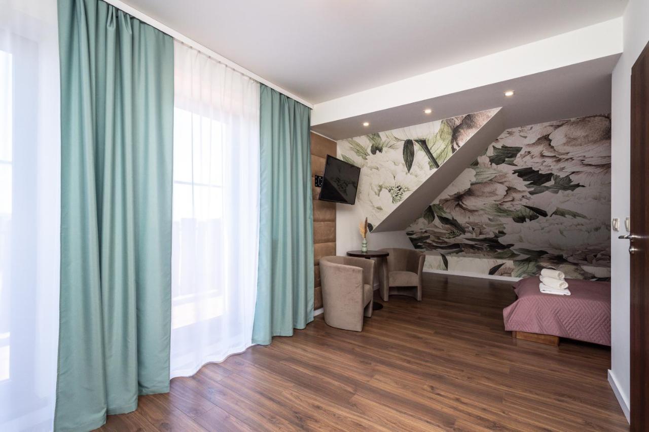Hotel I Restauracja Stara Kuznia 多布奇采 外观 照片