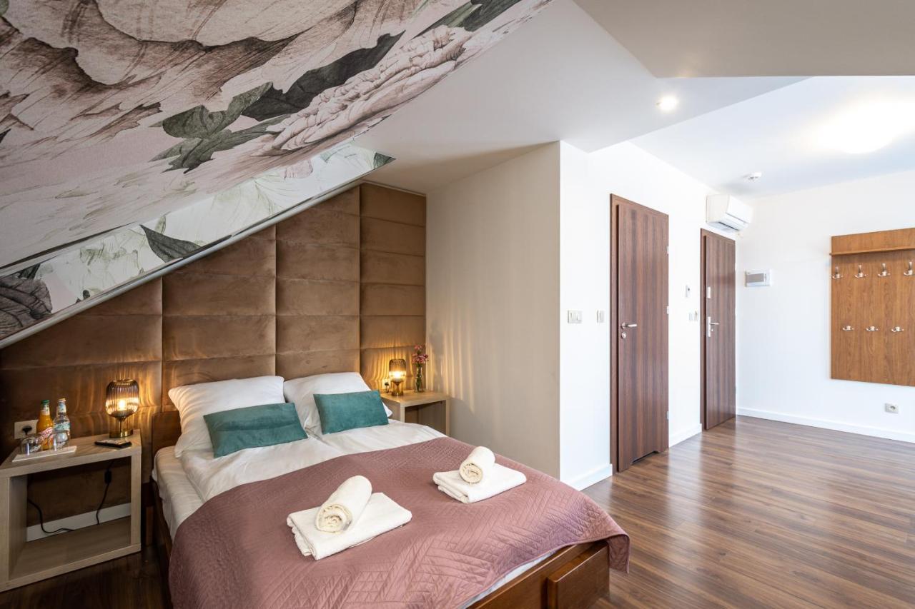 Hotel I Restauracja Stara Kuznia 多布奇采 外观 照片