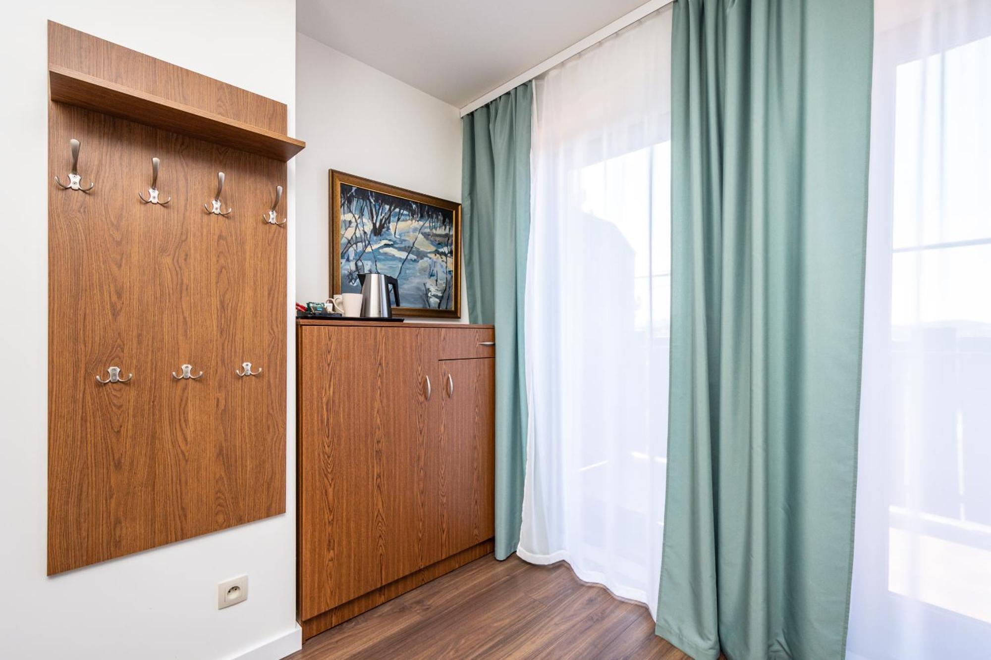 Hotel I Restauracja Stara Kuznia 多布奇采 外观 照片